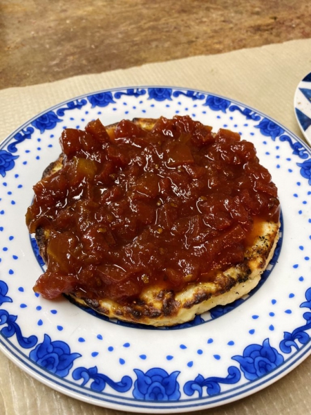 Μαστέλο με γλυκό ντοματίνι